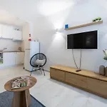 Magna *